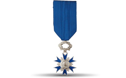Médaille de l'Ordre national du mérite.