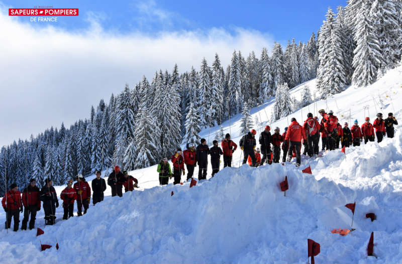 Reportage SMO LesGets - Photo 08 - Vague de sondage par les secouristes