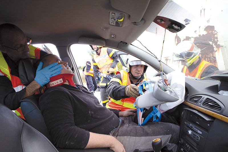 Face à des délais incompressibles d'acheminement des secours et de transport à l'hôpital, la vitesse d'extraction des victimes 