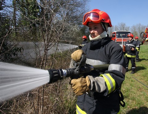 Femmes chez les sapeurs-pompiers