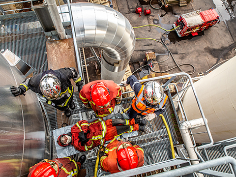 POMPIERS PRIVÉS : DES CASERNES DANS LES USINES