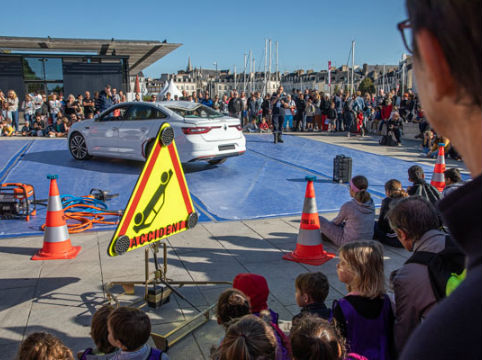 Le secours routier fait le show au village prévention du congrès